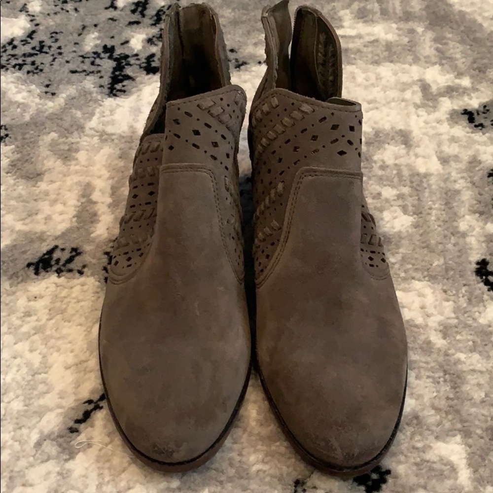NEW Vince Camino boots
